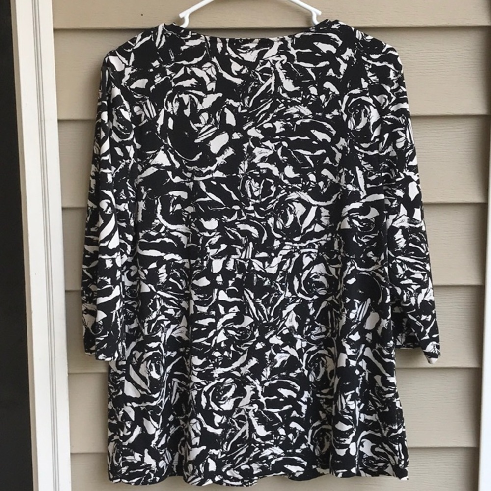 Two Matching Pieces, Two Different Sizes! - image 7